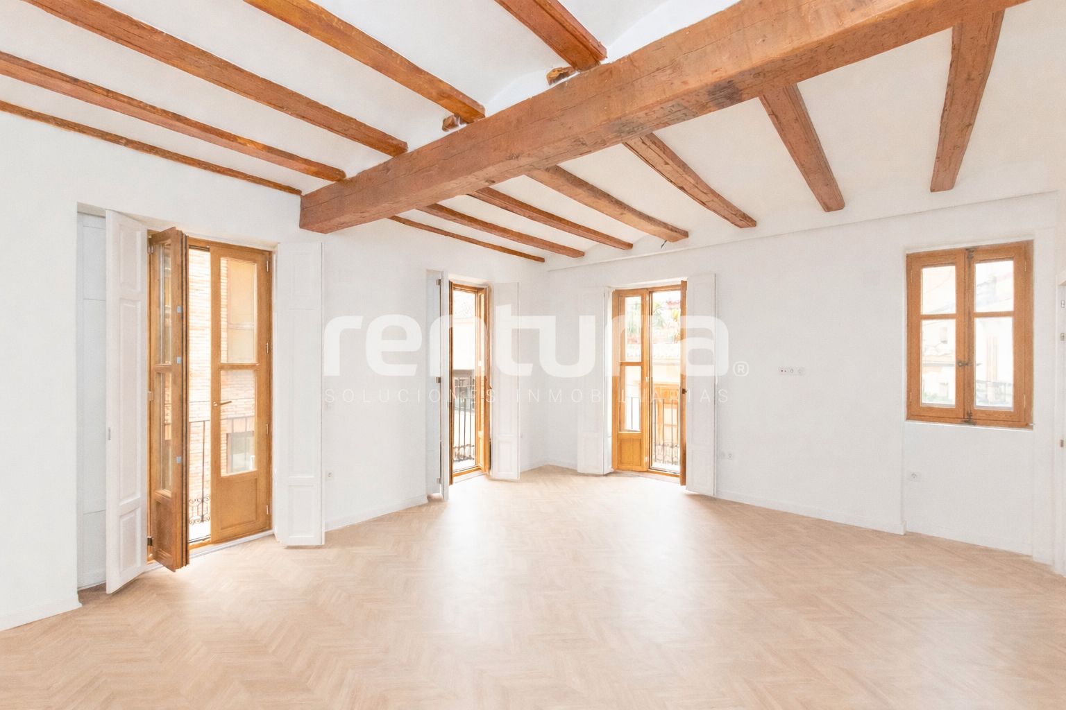 Dormitori de Pis en venda en  Valencia Capital amb Aire condicionat, Terrassa i Balcó