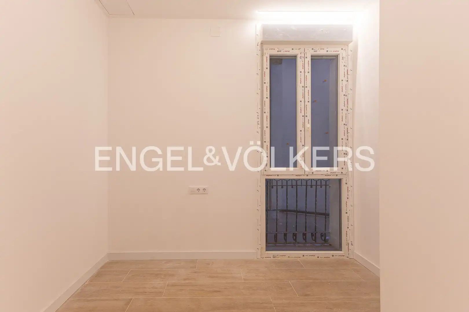 Balcony of Flat for sale in Madrid  with Air Conditioner and Heating