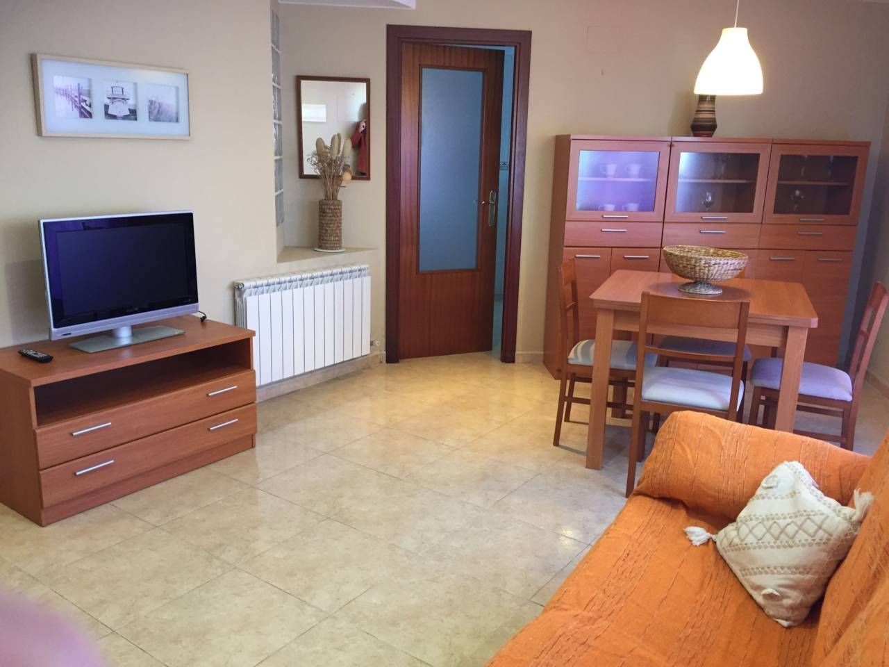 Sala d'estar de Pis de lloguer en Alcañiz amb Calefacció, Terrassa i Moblat