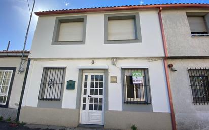 Vista exterior de Casa o xalet en venda en Melide amb Terrassa