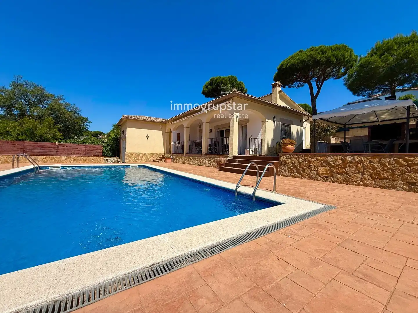 Vista exterior de Casa o xalet en venda en Calonge i Sant Antoni amb Aire condicionat, Calefacció i Terrassa