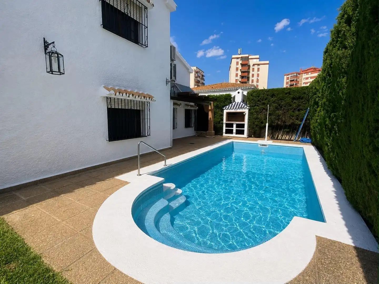 Piscina de Casa o chalet en venta en Fuengirola con Aire acondicionado, Jardín privado y Trastero