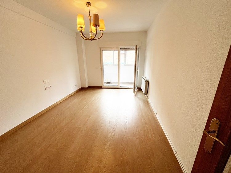 Sala de estar de Piso de alquiler en  Madrid Capital con Calefacción, Parquet y Horno