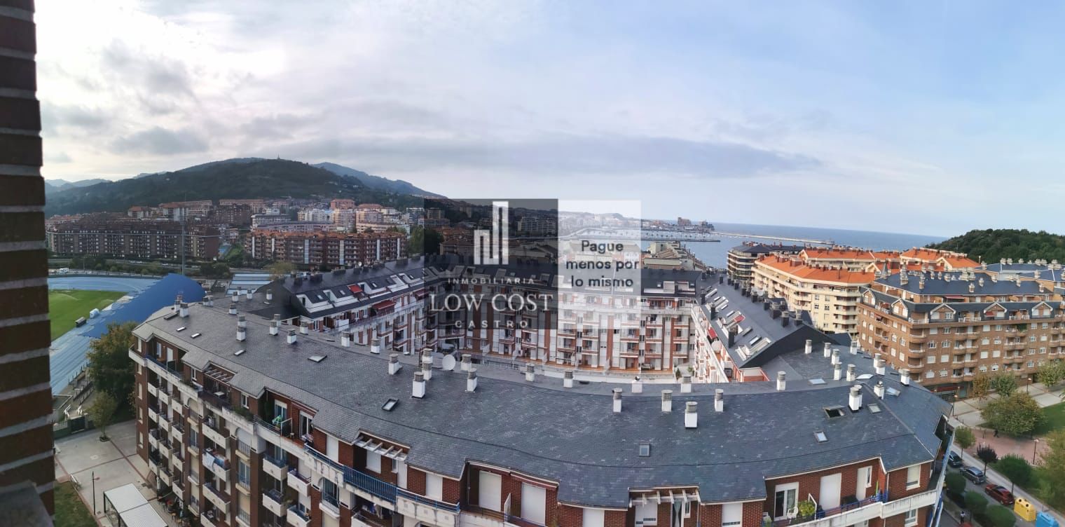 Exterior view of Flat for sale in Castro-Urdiales  with Heating, Terrace and Furnished