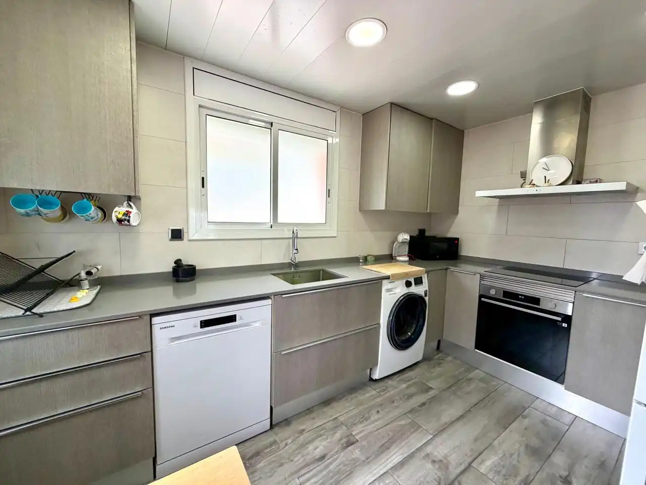 Cocina de Casa adosada en venta en Montcada i Reixac con Aire acondicionado, Calefacción y Jardín privado