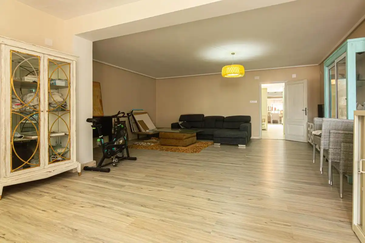 Houses for sale in Oliva  with Air Conditioner, Heating and Private garden