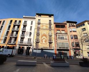 Vista exterior de Edifici en venda en Vic