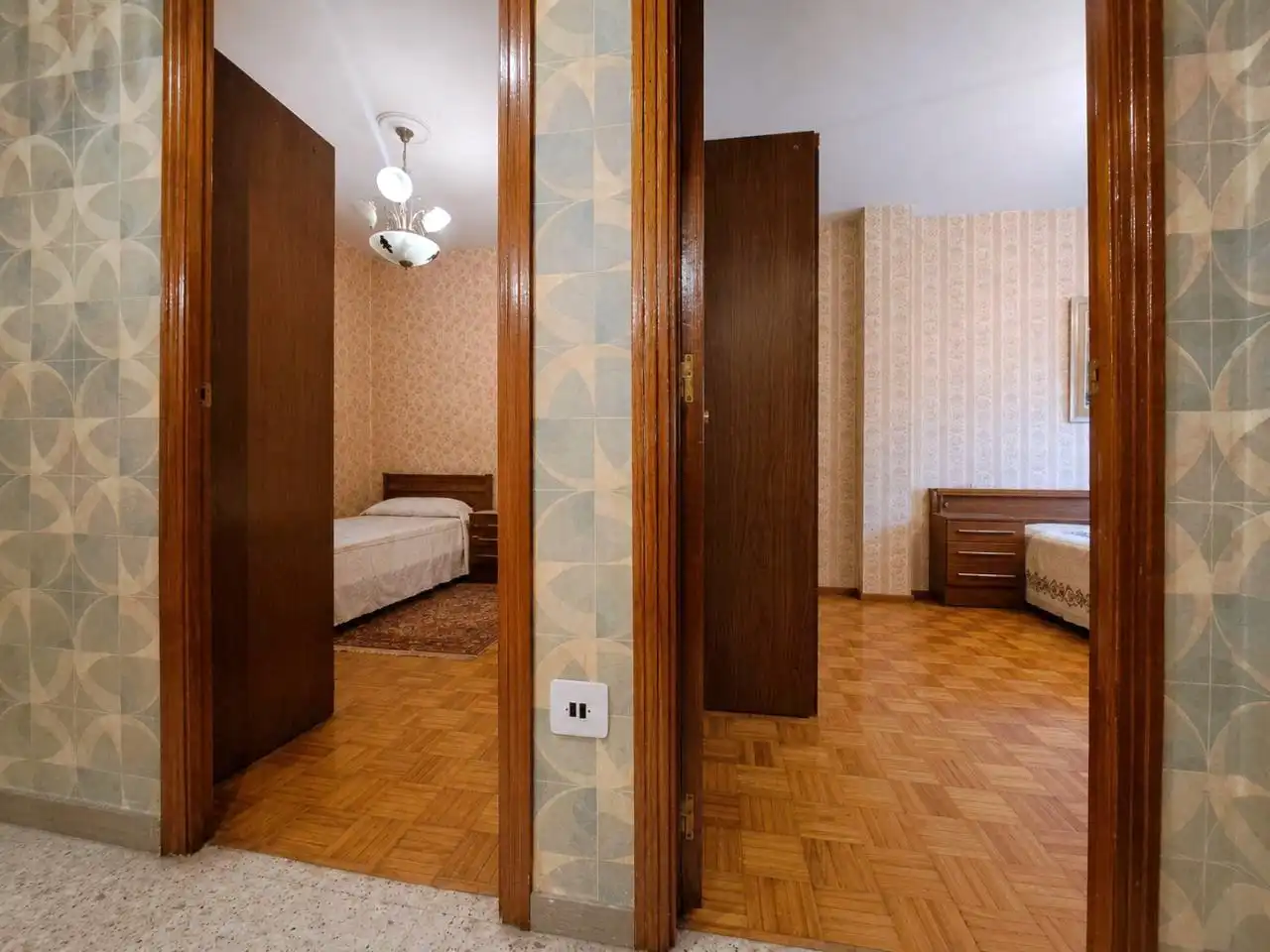 Dormitori de Pis en venda en Ourense Capital  amb Parquet, Traster i Moblat