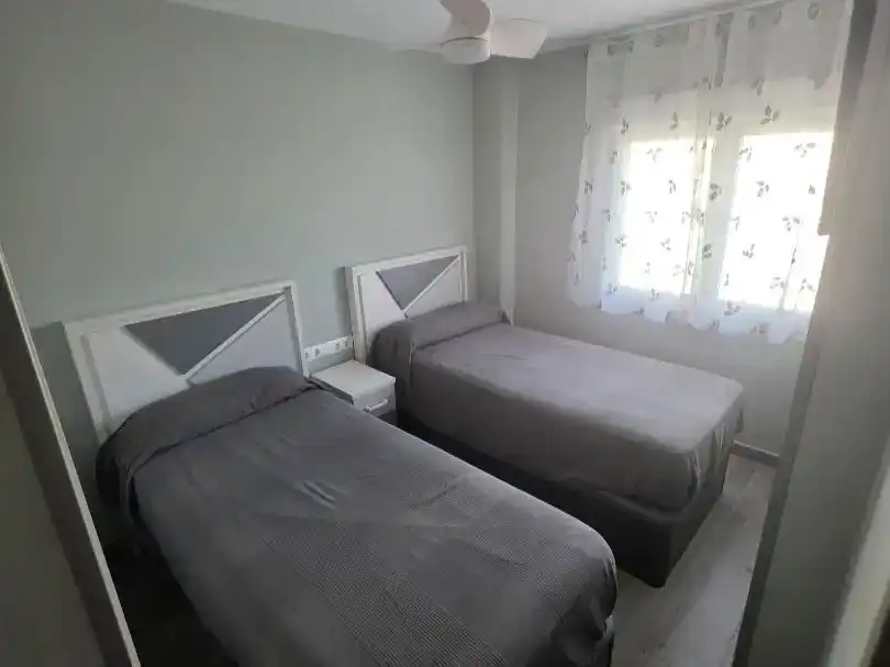 Schlafzimmer von Wohnung zur Miete in Gandia mit Klimaanlage, Schwimmbad und Möbliert