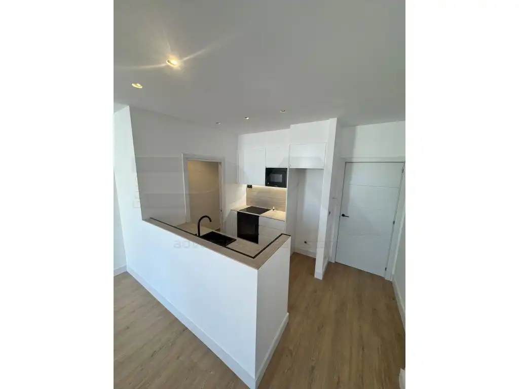 Cocina de Piso en venta en Tarragona con Aire acondicionado, Horno y Microondas