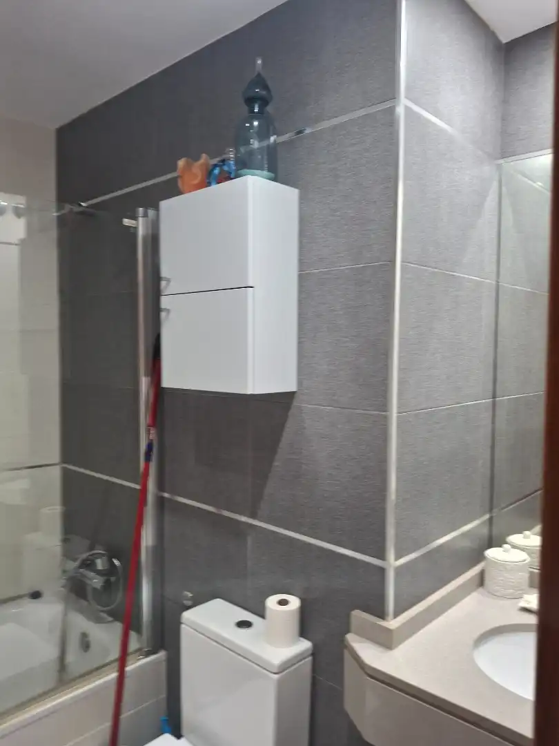 Baño de Piso en venta en Ceuta con Amueblado, Horno y Lavadora
