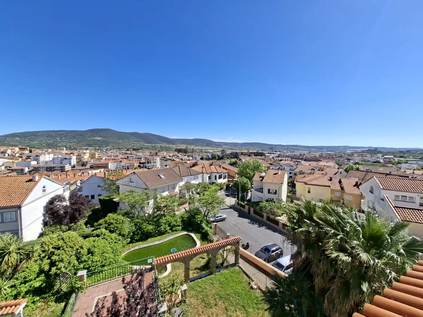 Exterior view of Houses for sale in Plasencia  with Air Conditioner