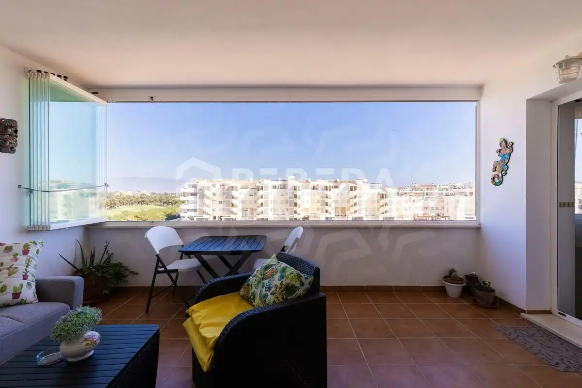 Terrasse von Wohnung zum Verkauf in Roquetas de Mar mit Klimaanlage, Privatgarten und Terrasse