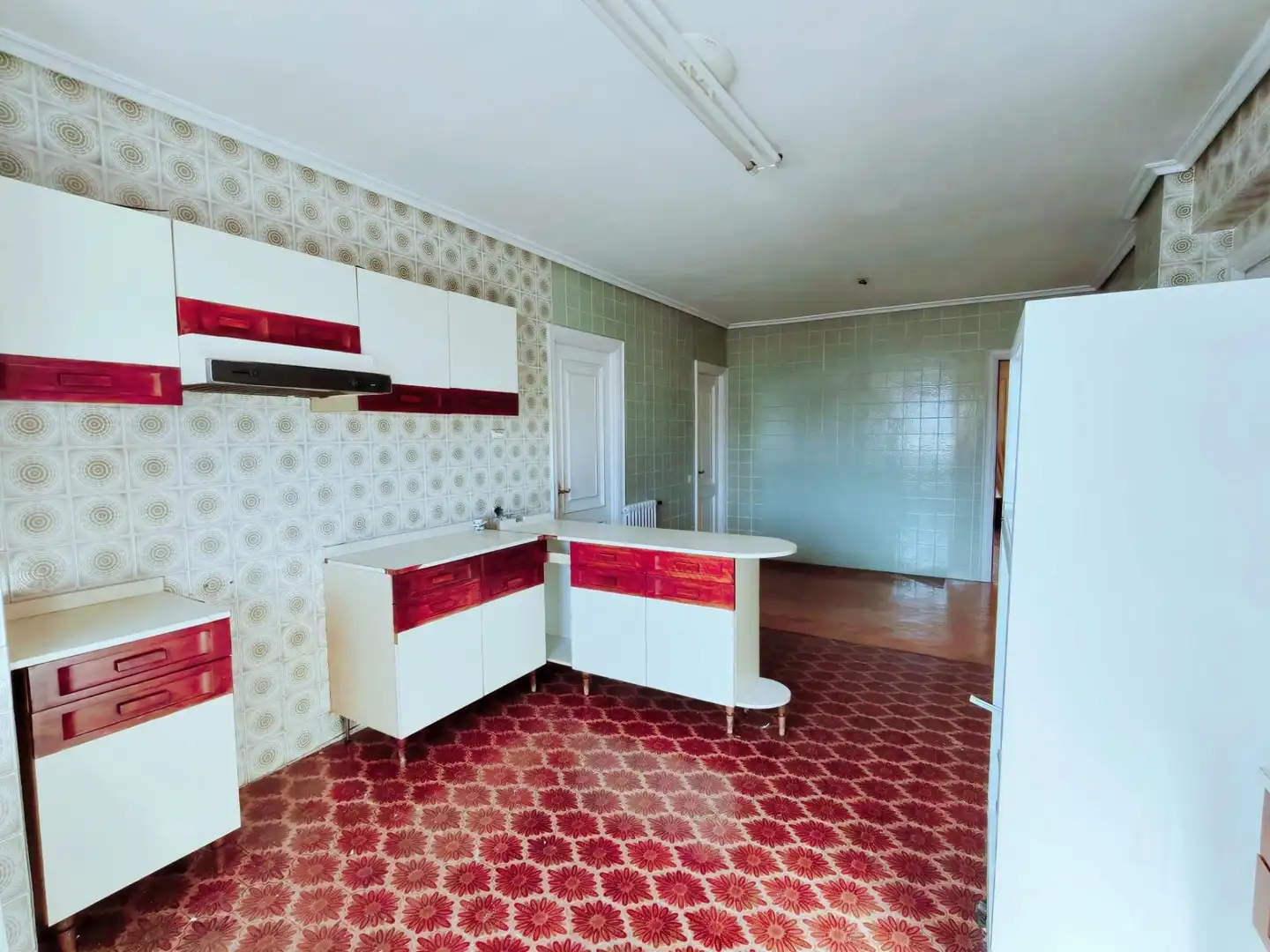 Cocina de Piso en venta en Vigo  con Calefacción y Terraza
