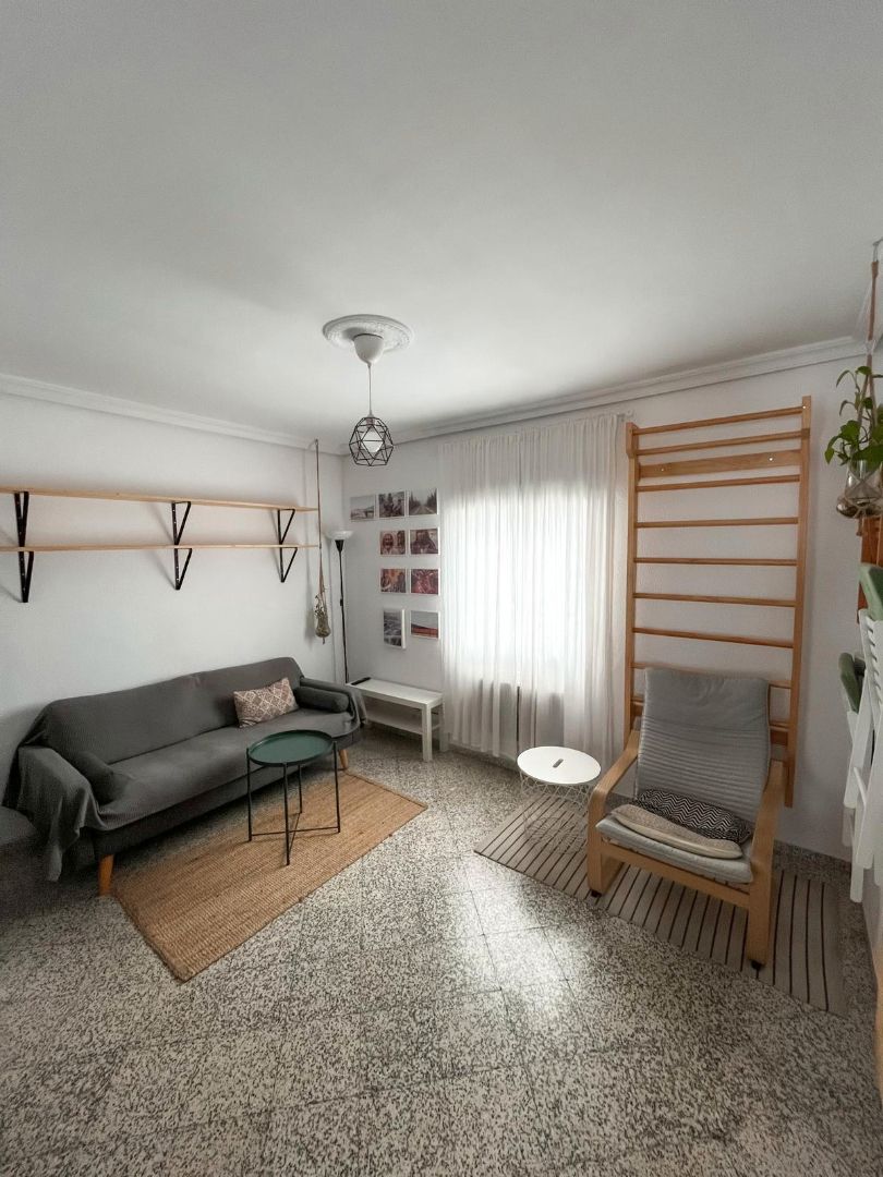 Living room of Flat to rent in  Sevilla Capital  with Air Conditioner, Heating and Parquet flooring