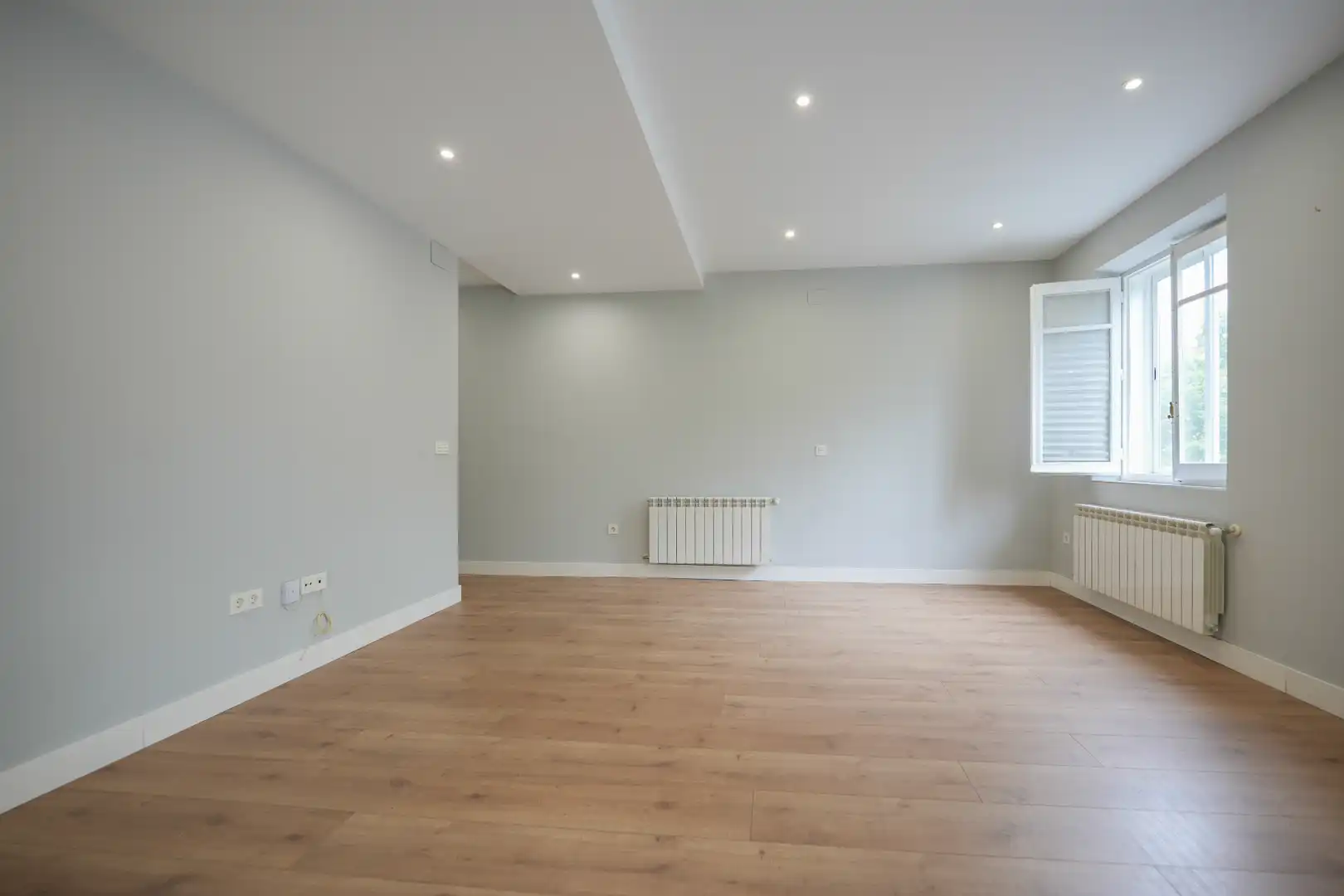 Wohnung zum Verkauf in Valladolid mit Heizung, Parkett und Ofen
