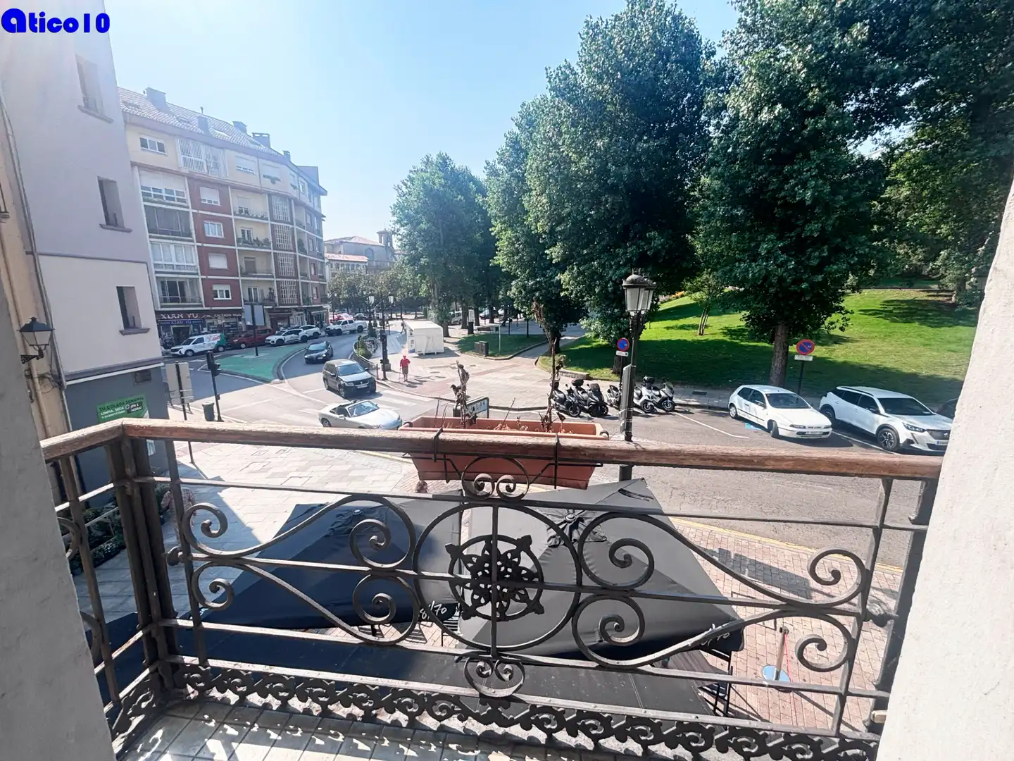 Vista exterior de Pis en venda en Oviedo  amb Calefacció, Moblat i Forn