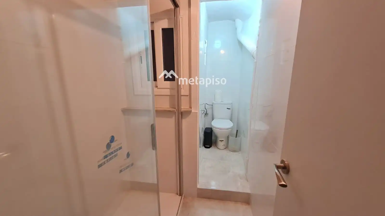 Baño de Piso en venta en Barcelona con Aire acondicionado
