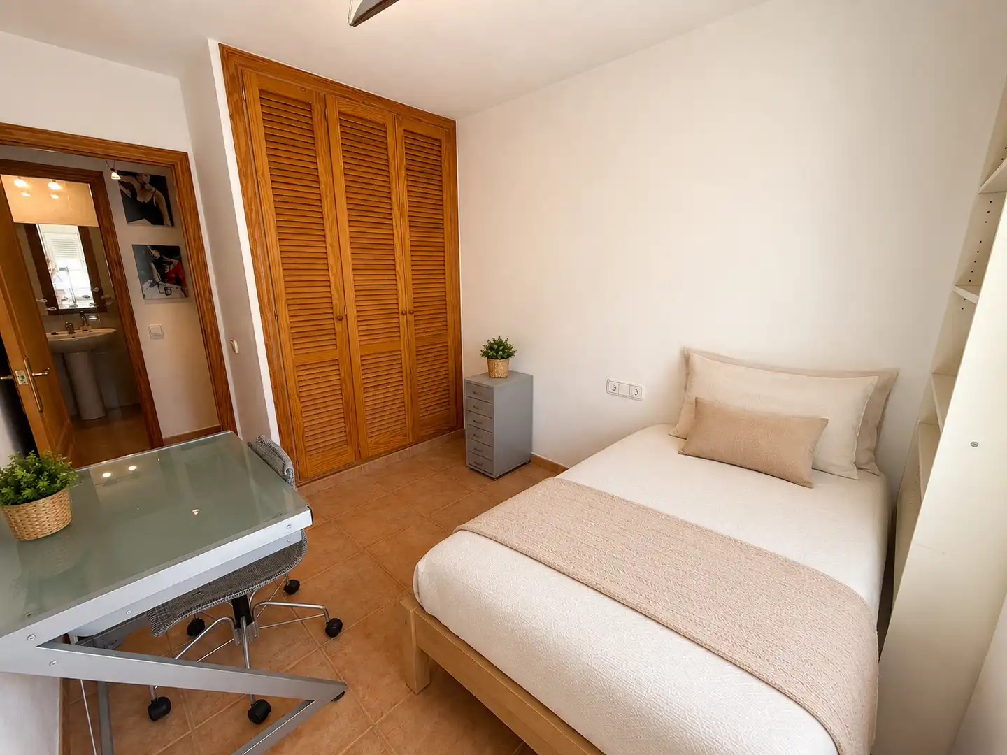 Schlafzimmer von Wohnungen zum Verkauf in Santa Eulària des Riu mit Klimaanlage, Heizung und Terrasse