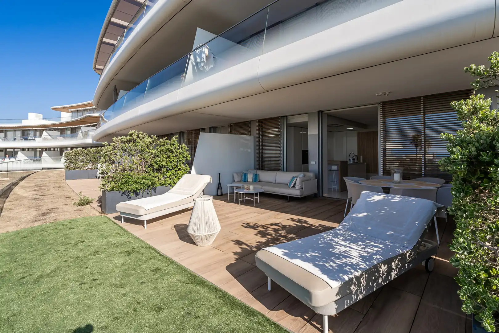 Terrace of Ground floor for sale in Estepona  with Air Conditioner, Private garden and Terrace