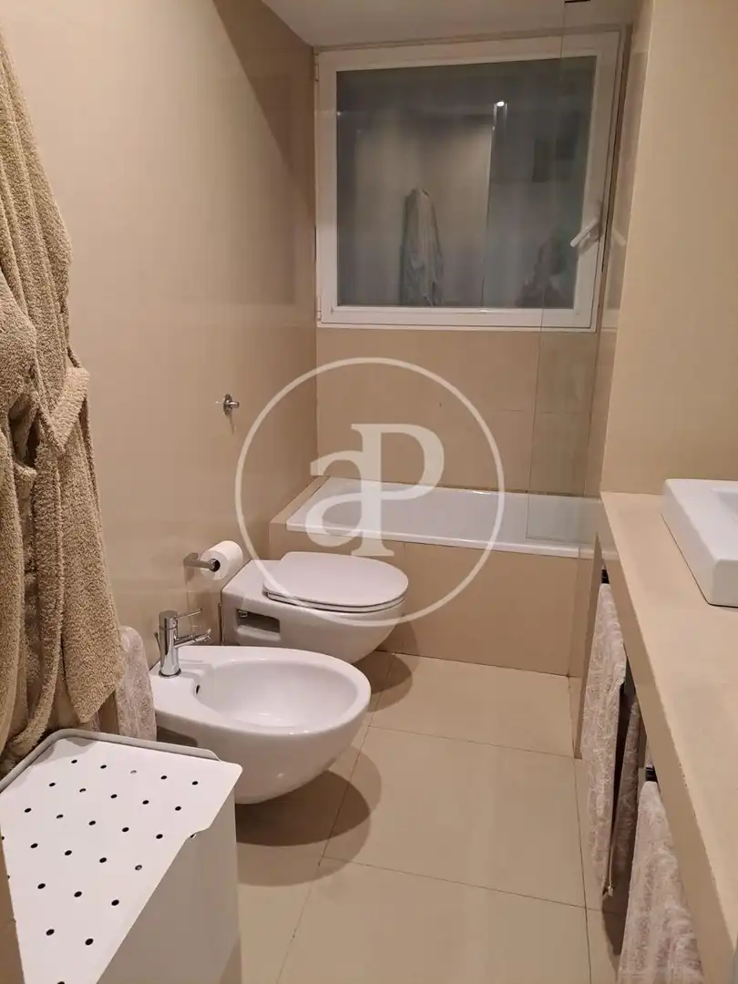 Bany de Pis de lloguer en Valencia amb Aire condicionat, Calefacció i Terrassa