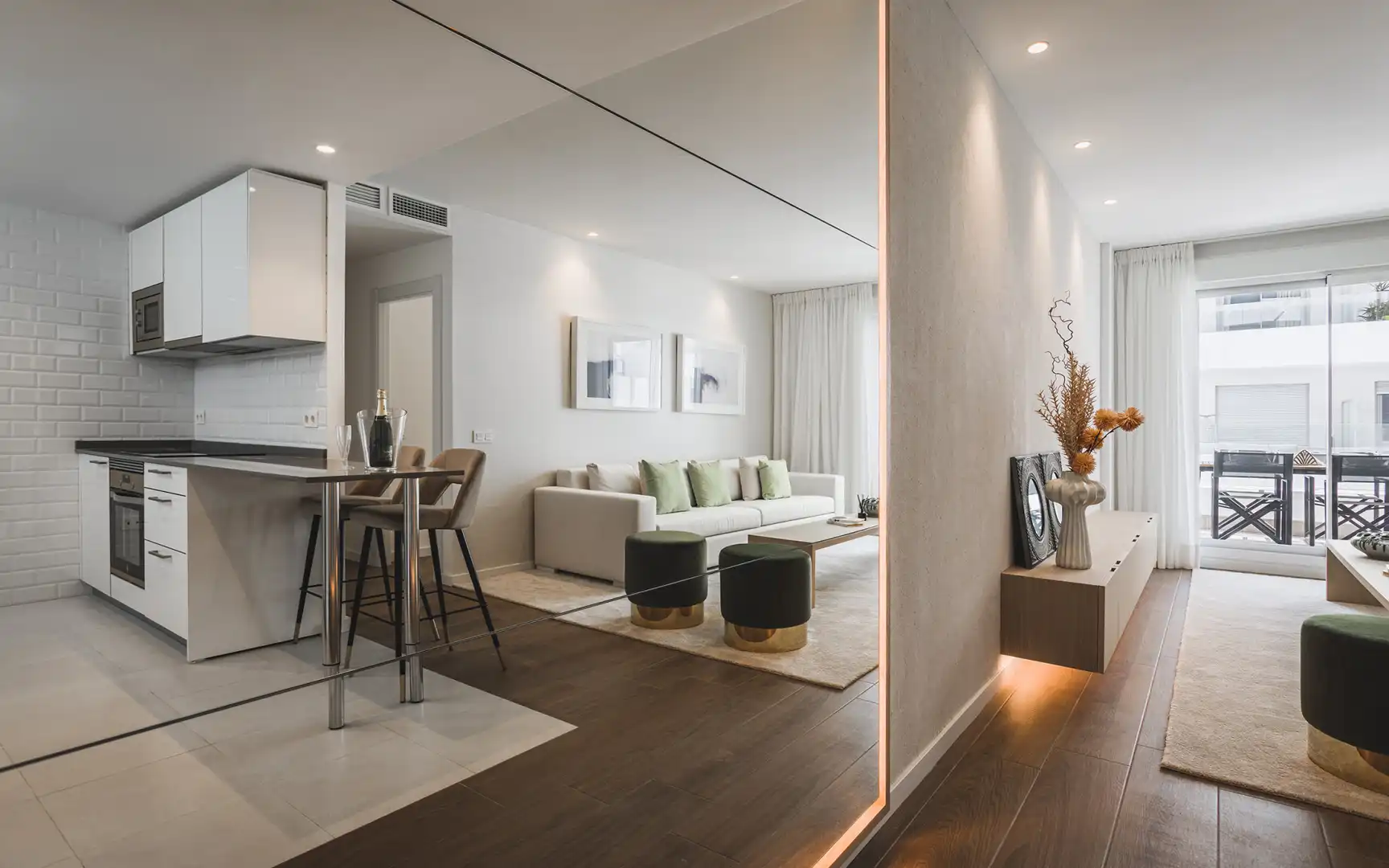 Sala de estar de Apartamento en venta en Marbella con Aire acondicionado, Terraza y Piscina