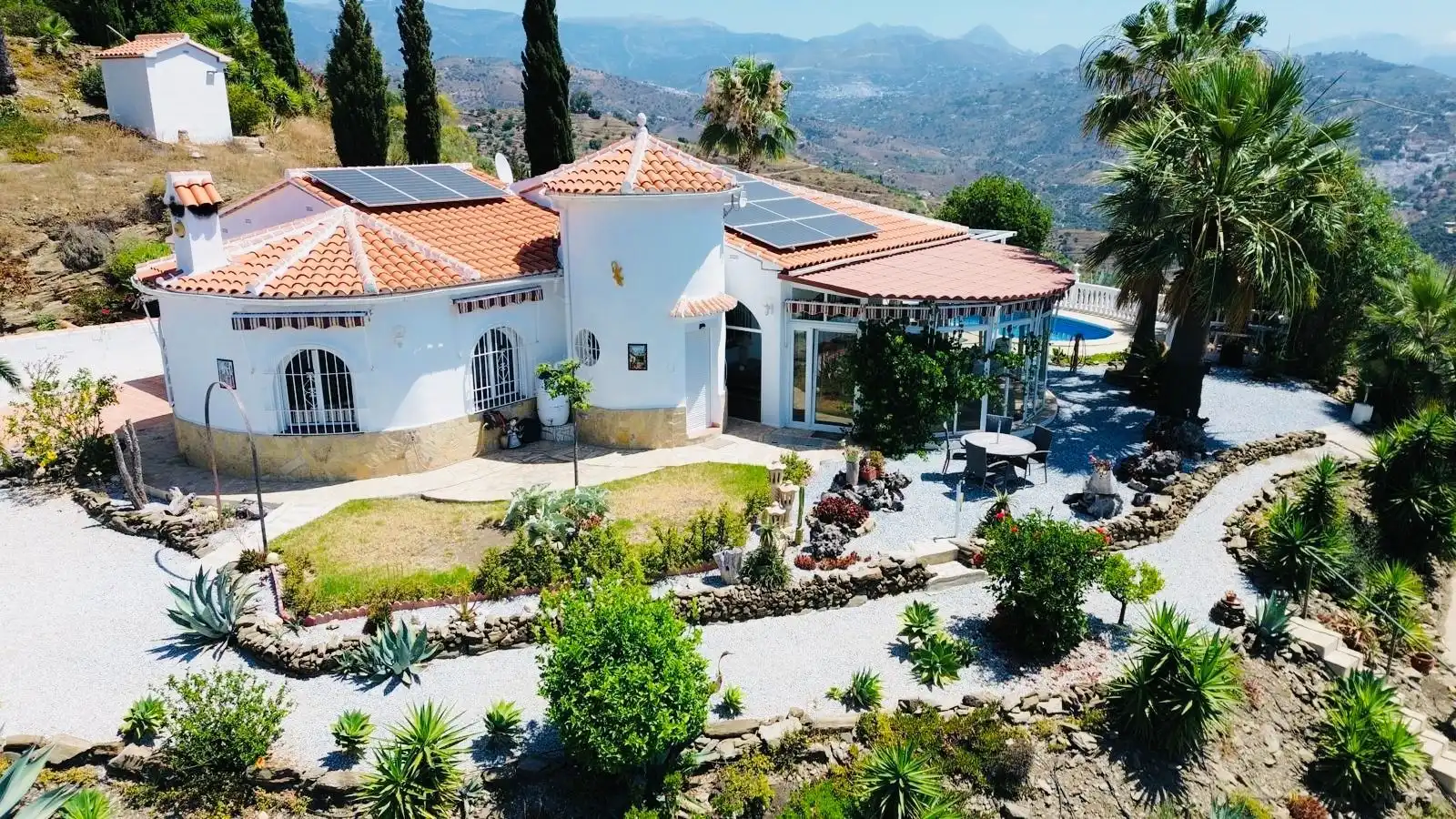 Vista exterior de Casa o xalet en venda en Arenas amb Aire condicionat, Jardí privat i Traster
