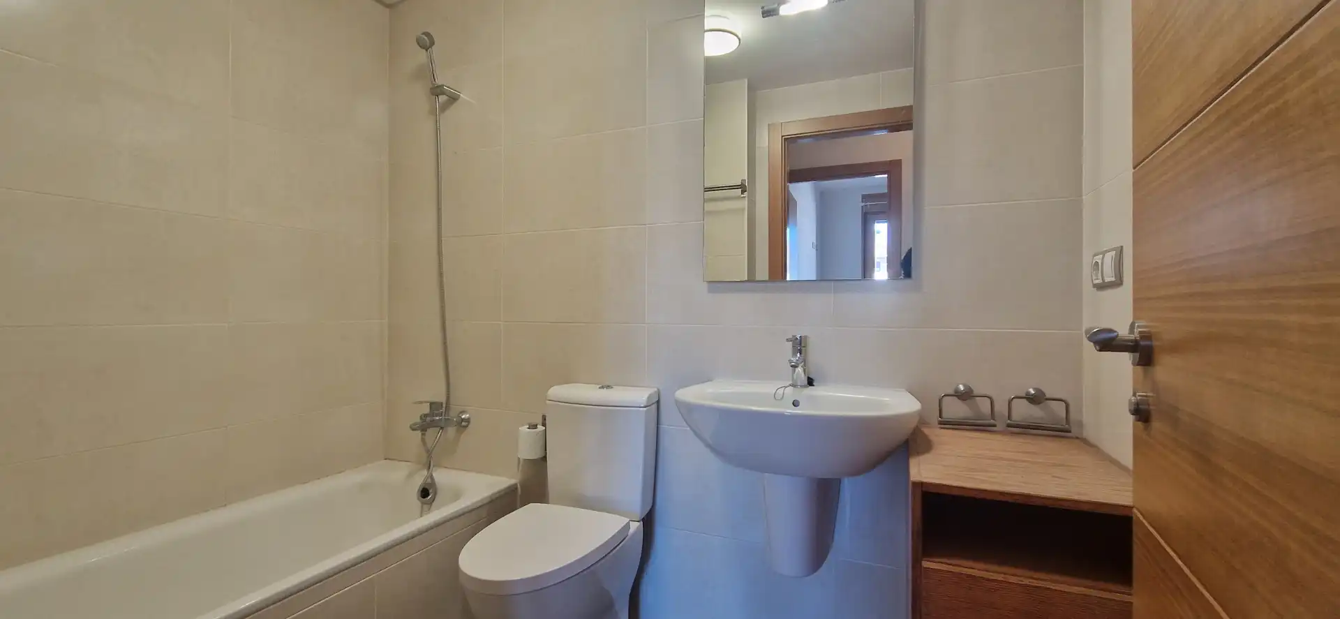 Baño de Piso en venta en Aranguren con Calefacción, Parquet y Trastero