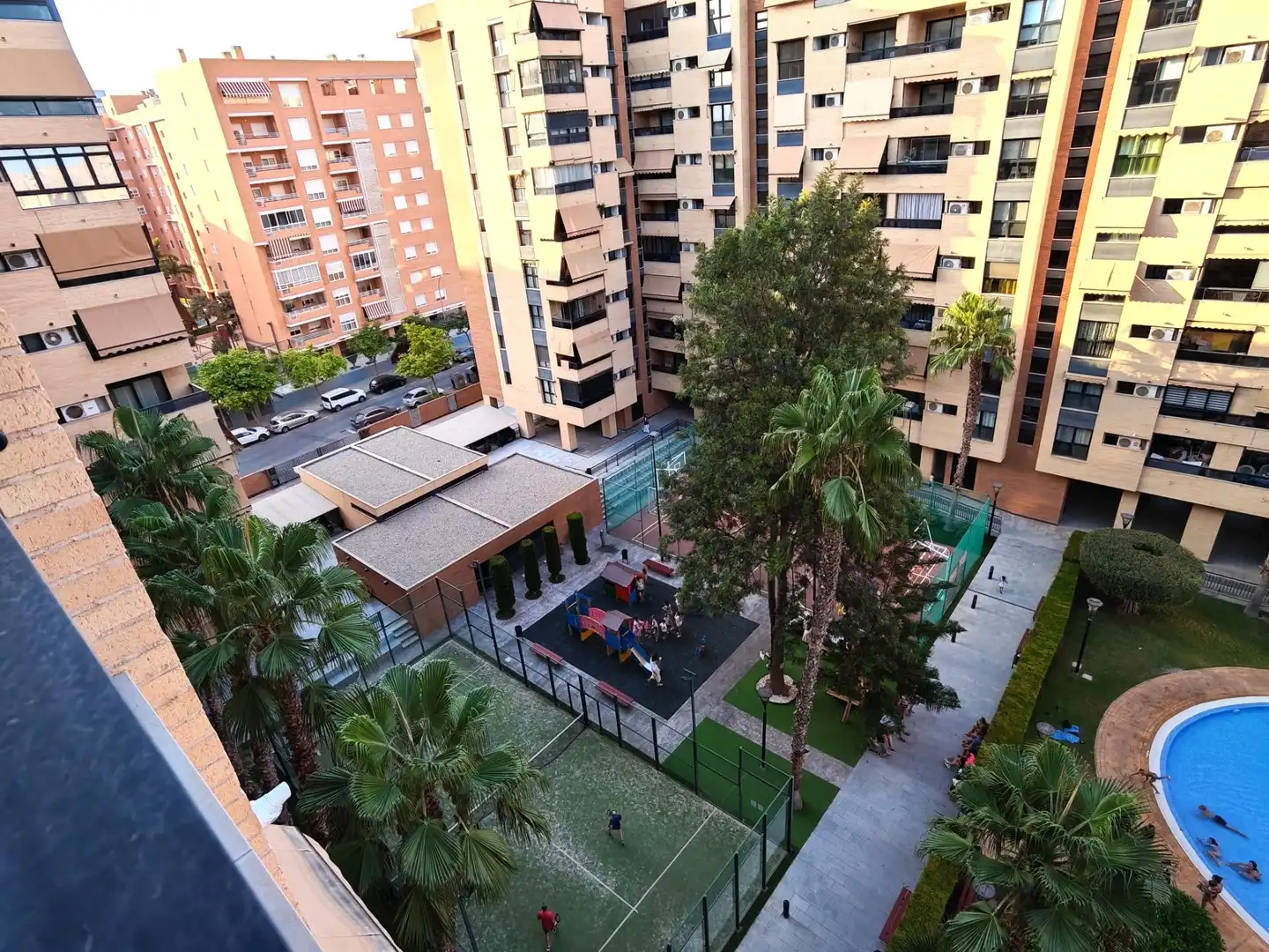 Vista exterior de Pis en venda en Alicante / Alacant amb Aire condicionat, Calefacció i Jardí privat