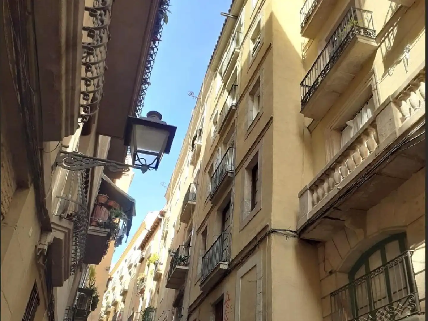 Außenansicht von Wohnung zum Verkauf in Barcelona