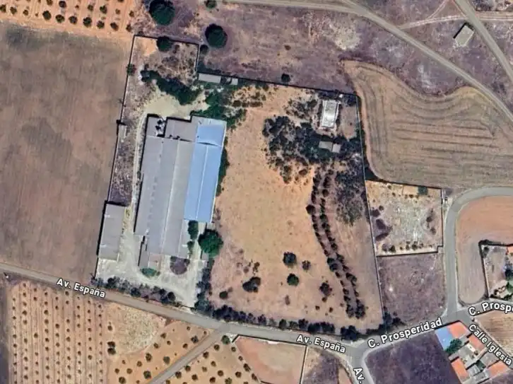 Nave industrial en venta en Casas de Haro con Alarma
