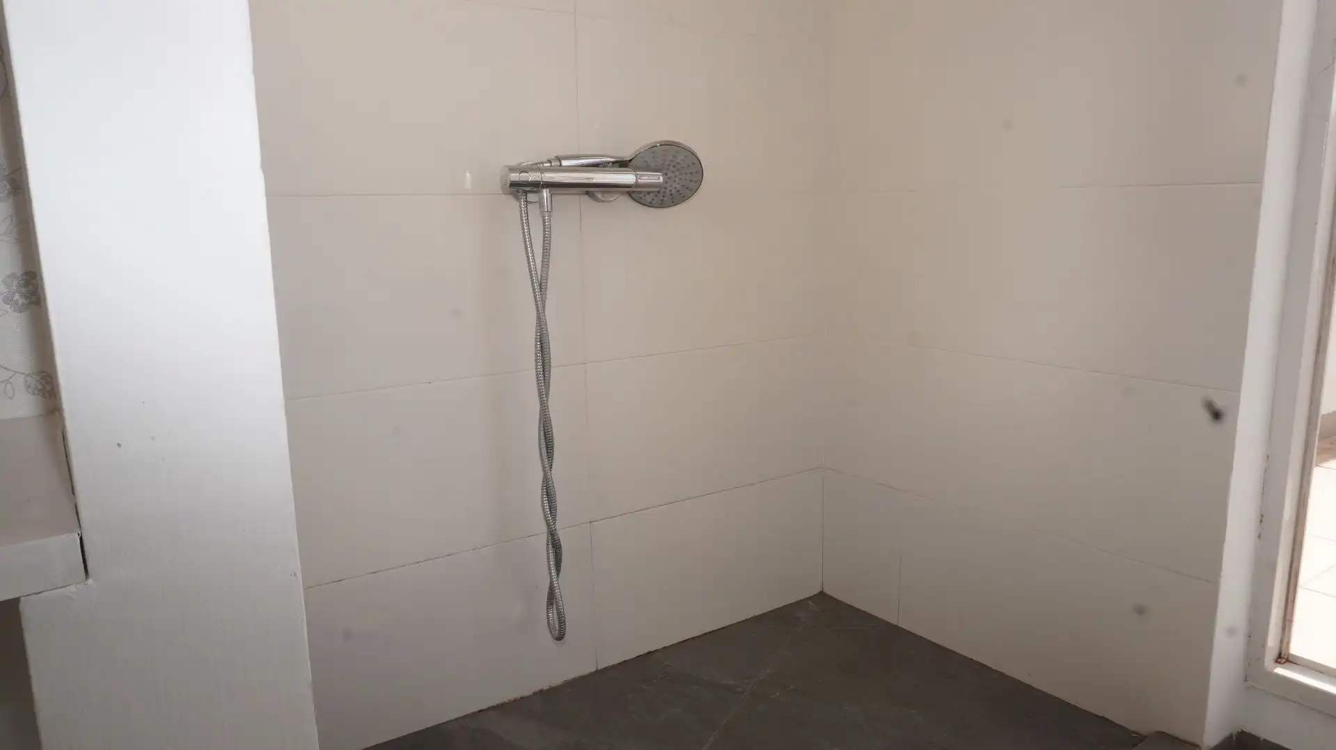 Bany de Àtic de lloguer en Motril amb Aire condicionat, Terrassa i Moblat