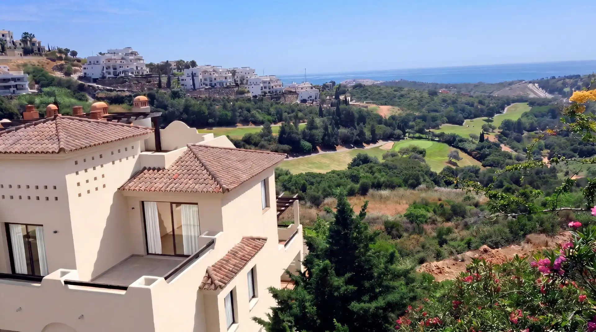 Vista exterior de Pis en venda en Casares amb Aire condicionat, Terrassa i Traster