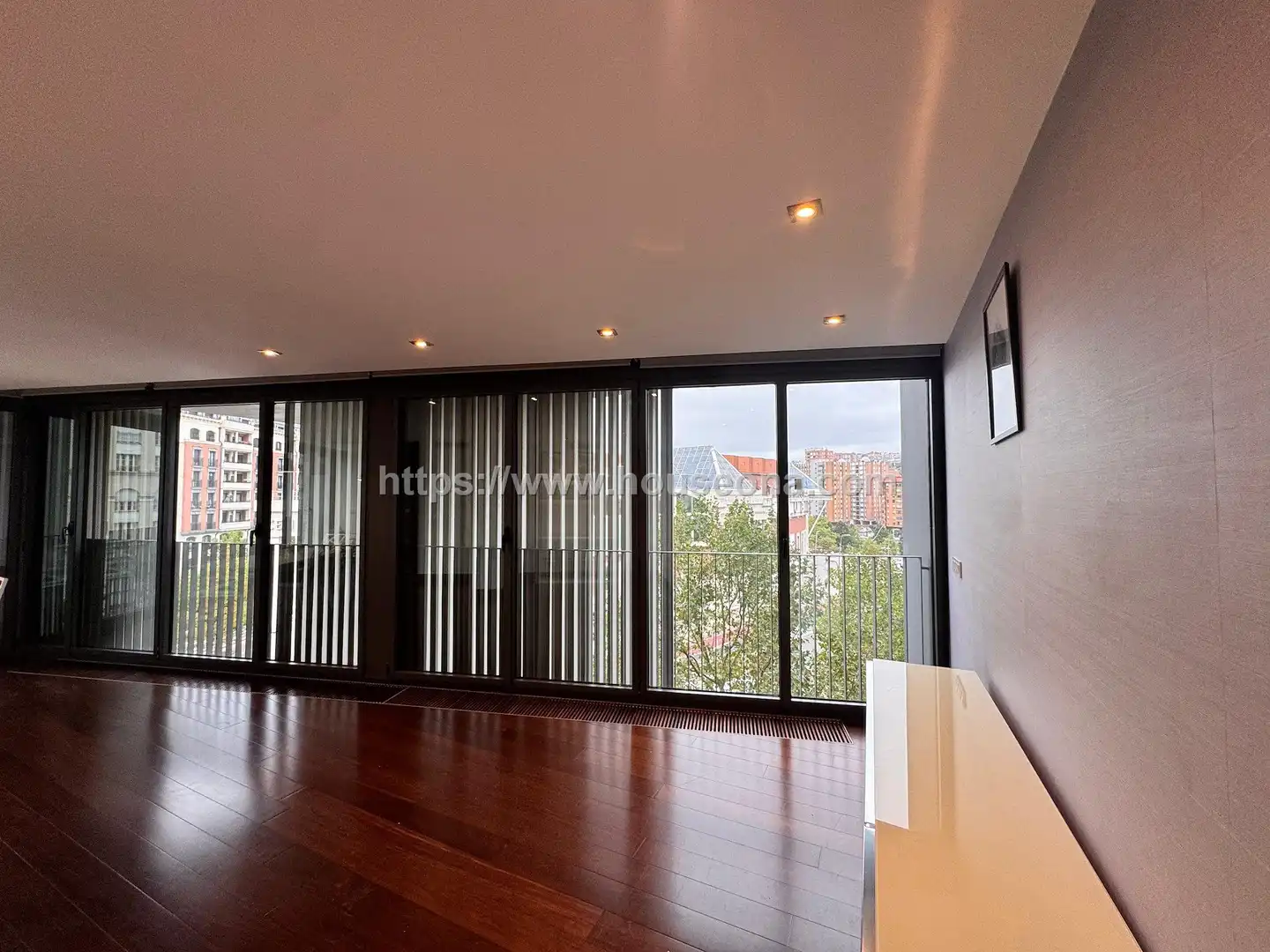 Sala d'estar de Pis en venda en Bilbao  amb Aire condicionat, Calefacció i Traster