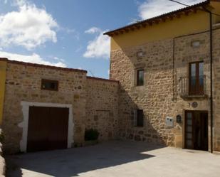Vista exterior de Casa o xalet en venda en Merindad de Río Ubierna amb Calefacció, Jardí privat i Parquet