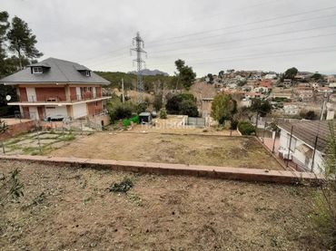 Terreny residencial en venda a Avinguda Ca n'Amat 14