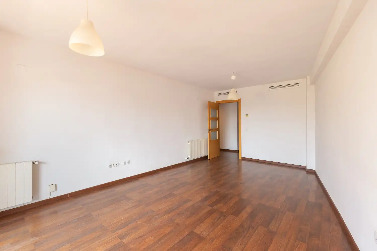 Flat for rent in Valencia  with Air Conditioner, Heating and Parquet flooring