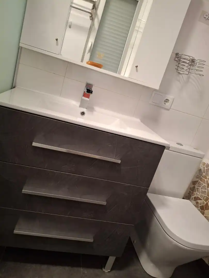 Badezimmer von Wohnung zur Miete in Ourense Capital 
