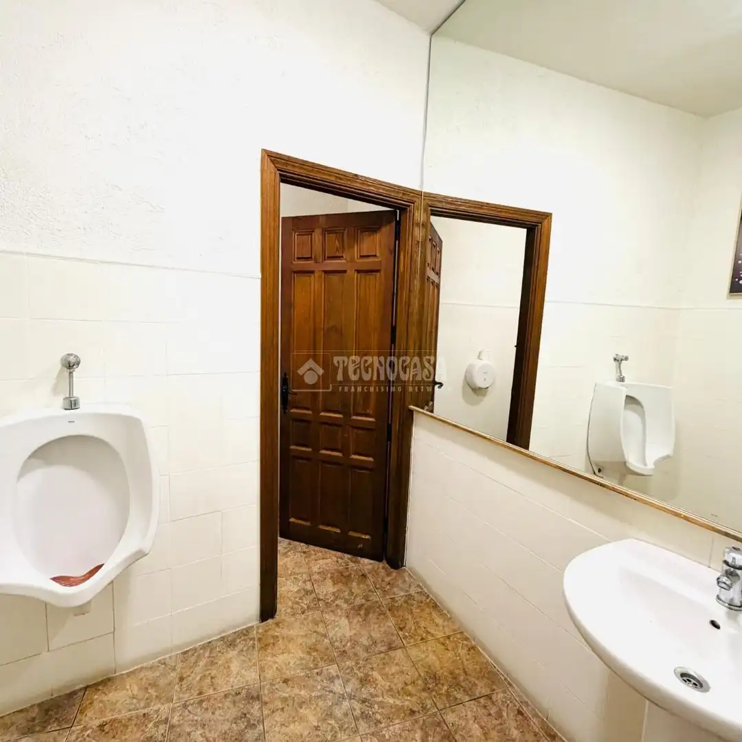Bathroom of Commercial properties for sale in Villaconejos  with Air Conditioner