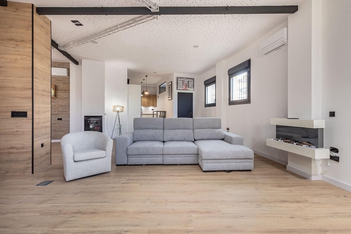 Sala d'estar de Pis en venda en  Granada Capital amb Aire condicionat, Calefacció i Parquet
