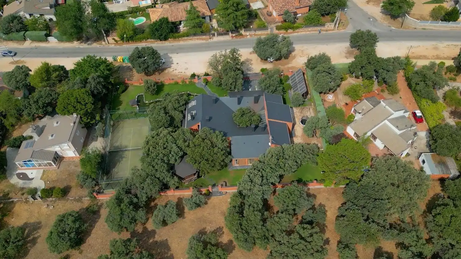 Vista exterior de Casa o chalet en venta en Nuevo Baztán con Aire acondicionado, Jardín privado y Terraza