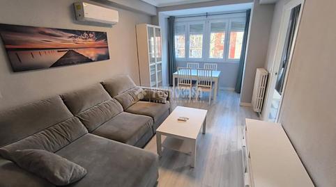 Foto 3 de Piso de alquiler en Calle de Alcalá, Quintana,  Madrid Capital