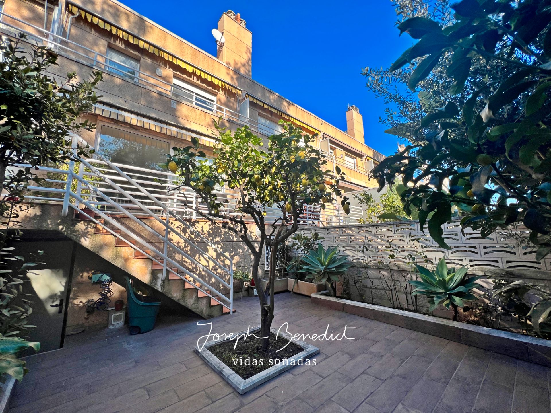 Jardí de Casa o xalet en venda en Castelldefels amb Aire condicionat, Calefacció i Jardí privat