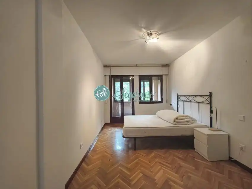 Bedroom of Flat for rent in Segovia  with Heating, Parquet flooring and Terrace