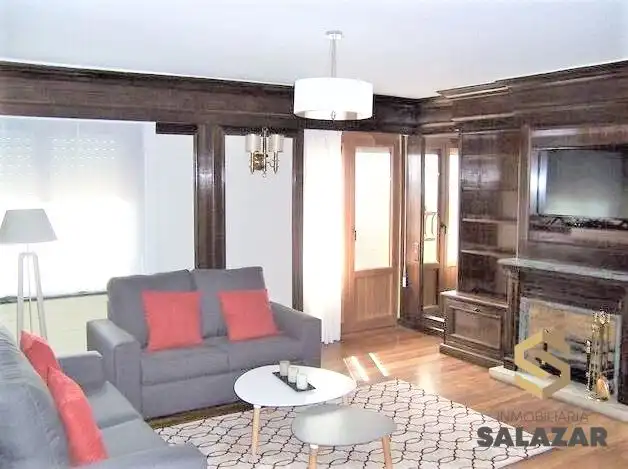 Living room of Flat for rent in Bilbao   with Heating, Terrace and Microwave