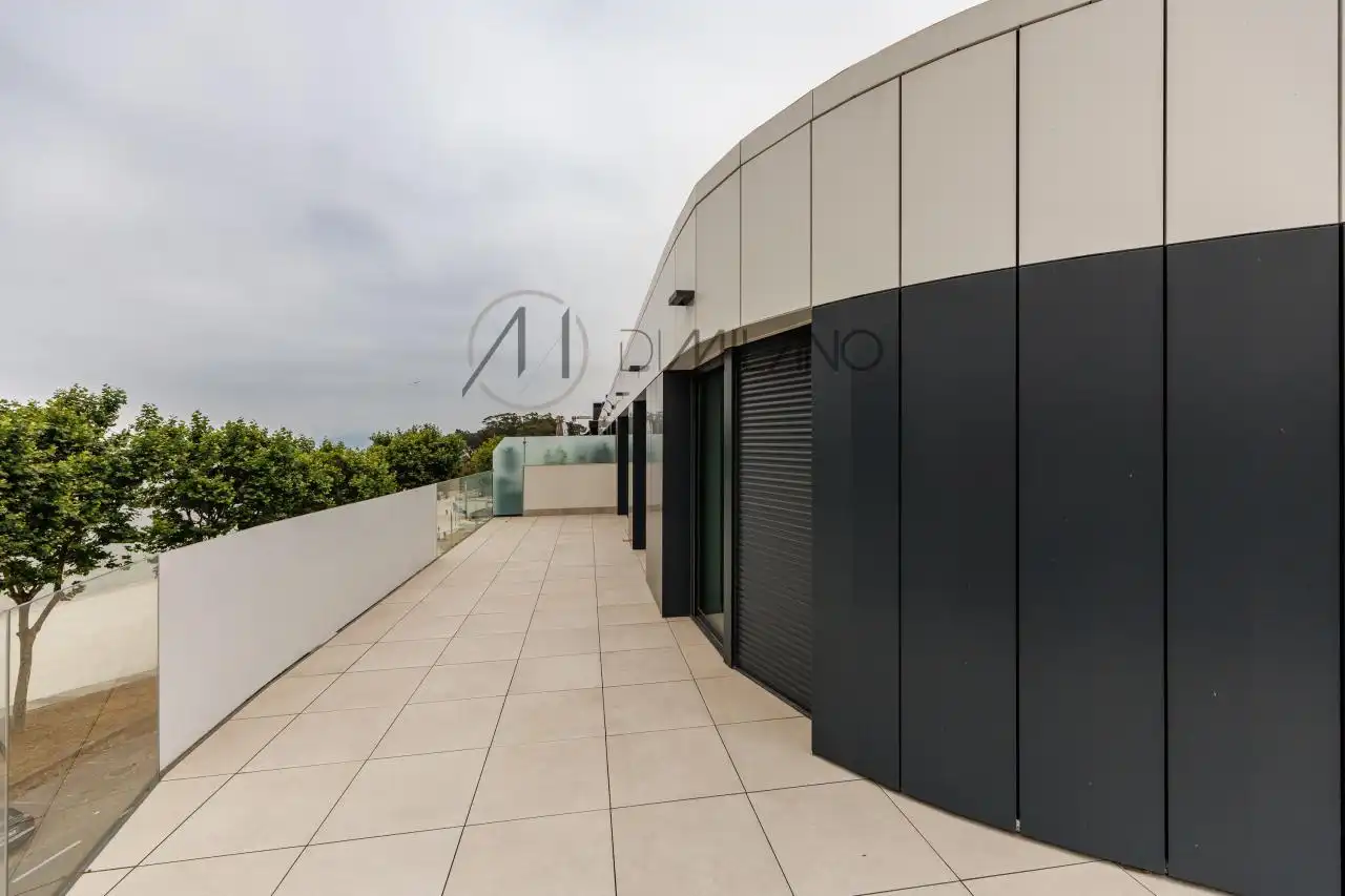 Vista exterior de Ático en venta en Vigo  con Calefacción, Terraza y Piscina