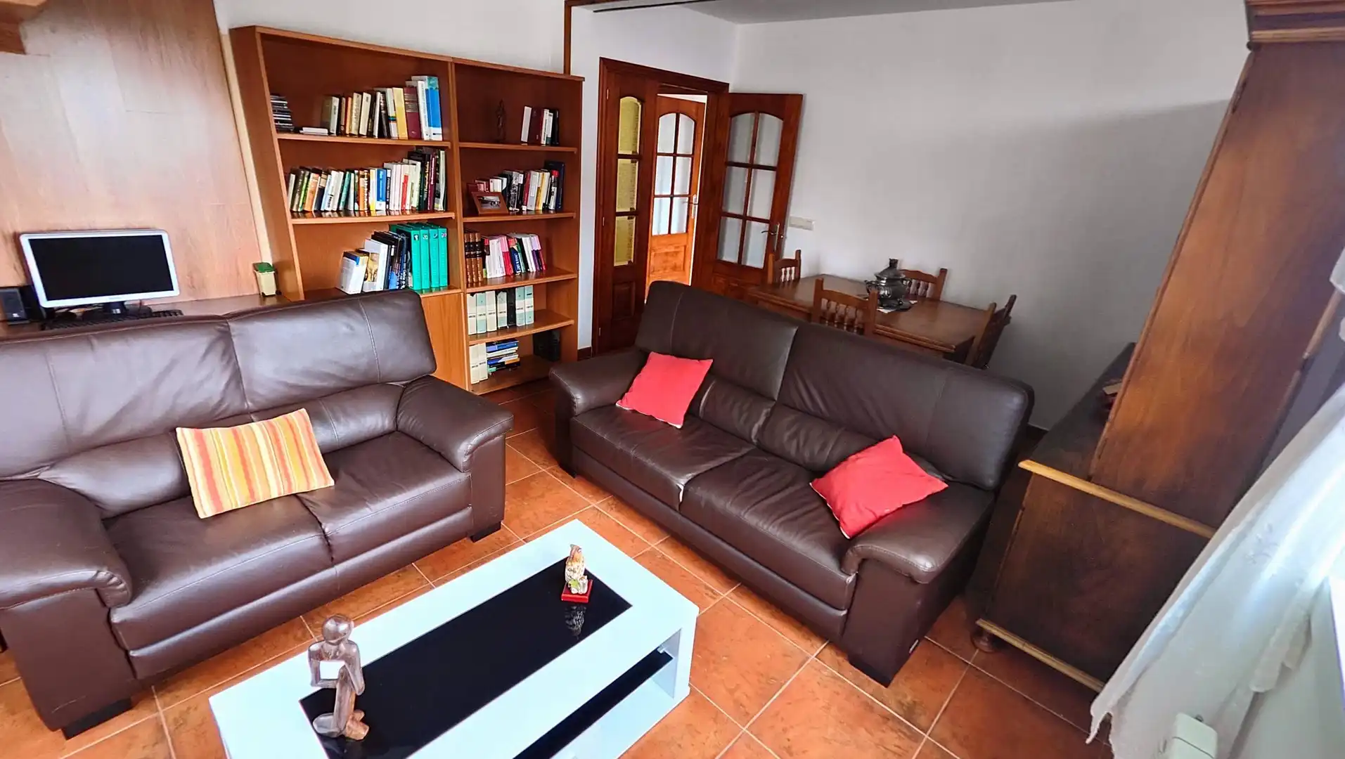Sala de estar de Casa o chalet en venta en Oroso con Calefacción, Jardín privado y Amueblado