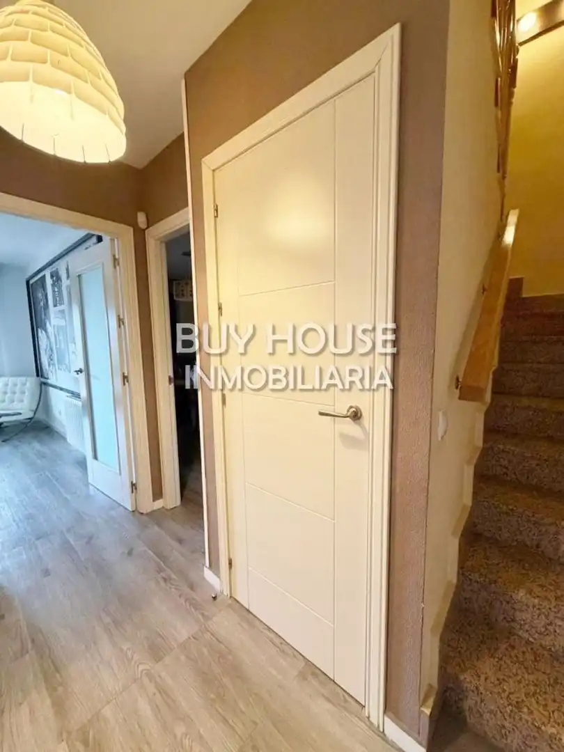 Chalet con piscina en venta en Calle Madeira 17, imagen 12