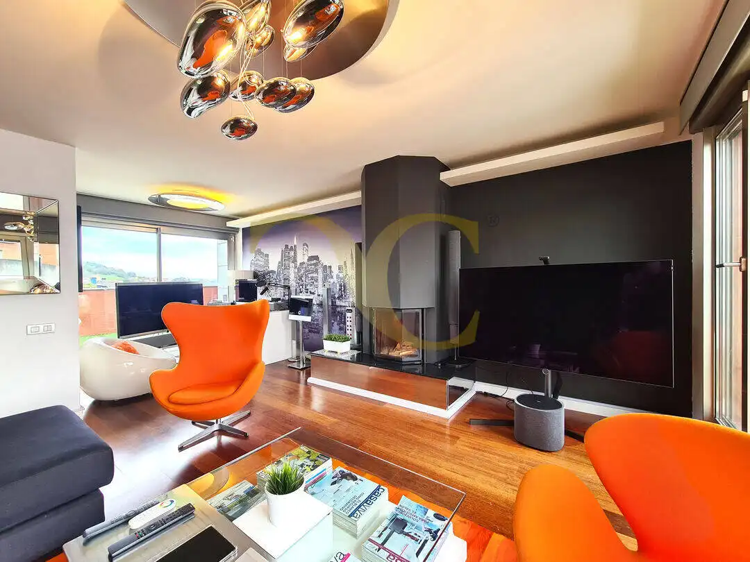 Wohnzimmer von Maisonette zum Verkauf in Oviedo  mit Heizung, Privatgarten und Terrasse
