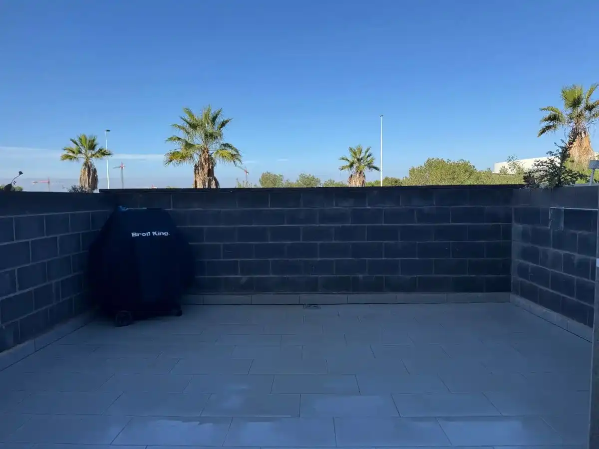 Terraza de Casa adosada en venta en Torrevieja con Aire acondicionado, Jardín privado y Amueblado